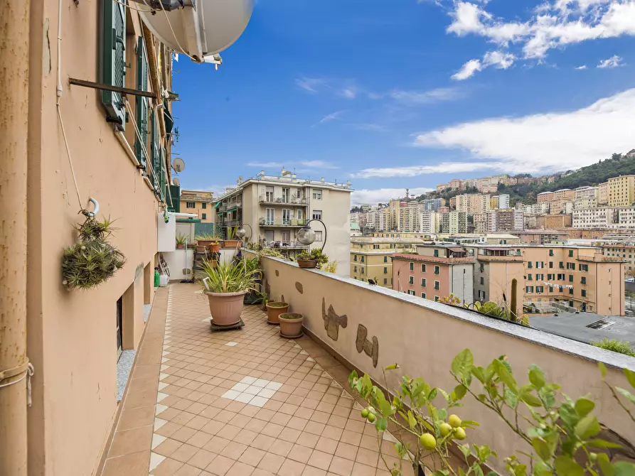 Immagine 1 di Appartamento in vendita  in Via Montenero a Genova