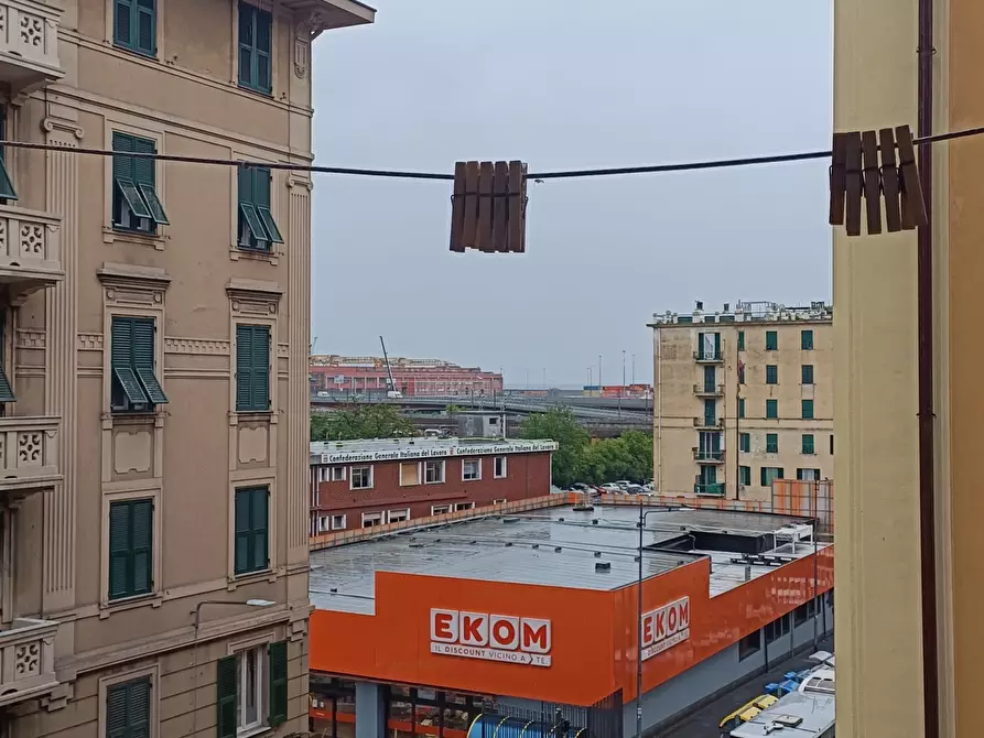 Immagine 21 di Appartamento in vendita  in Via Cornigliano 34 a Genova