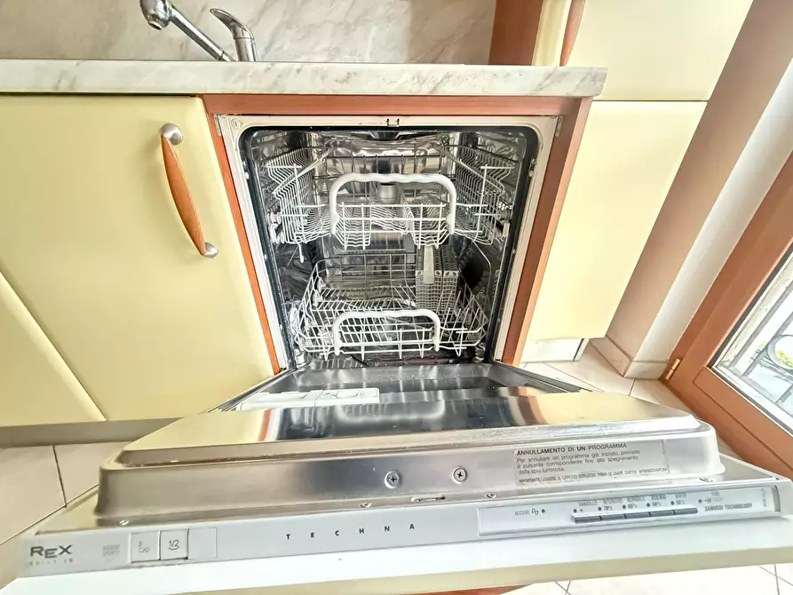 Immagine 30 di Appartamento in vendita  in Via Susanna Fontanarossa a Genova