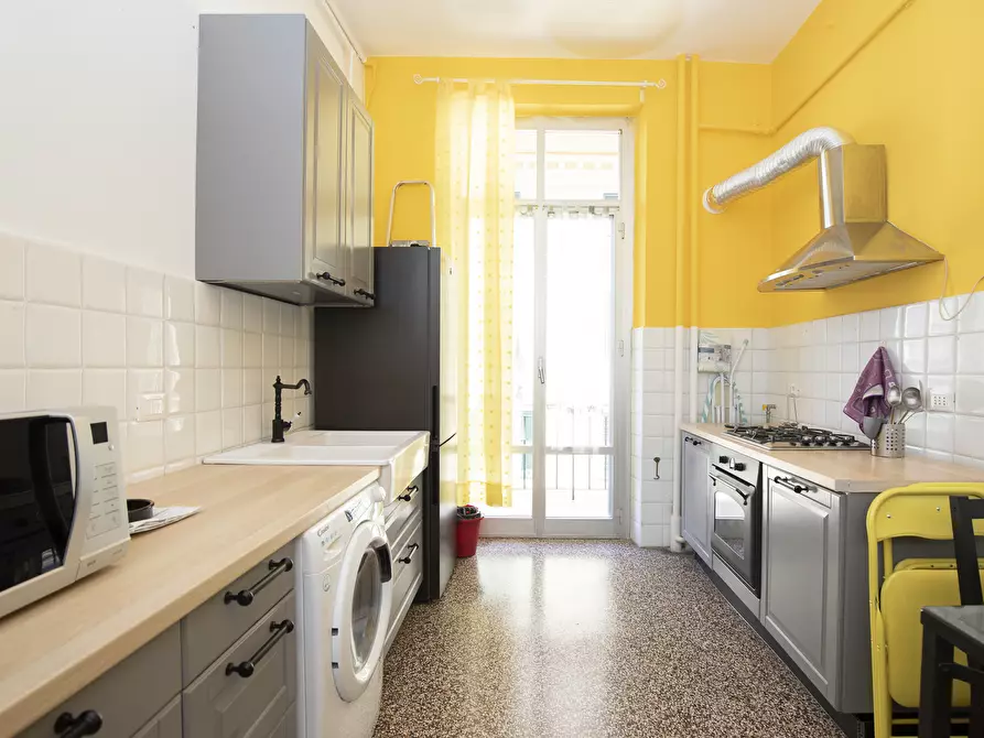 Immagine 30 di Ufficio in vendita  in Via Fieschi a Genova