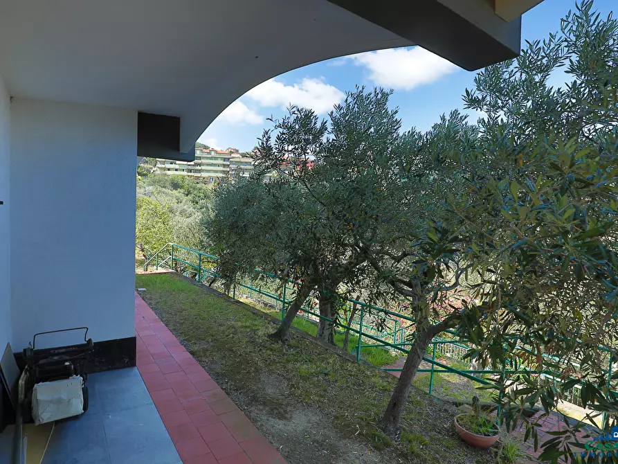 Immagine 9 di Villa in vendita  in Via Livio Canale 72 a Varazze