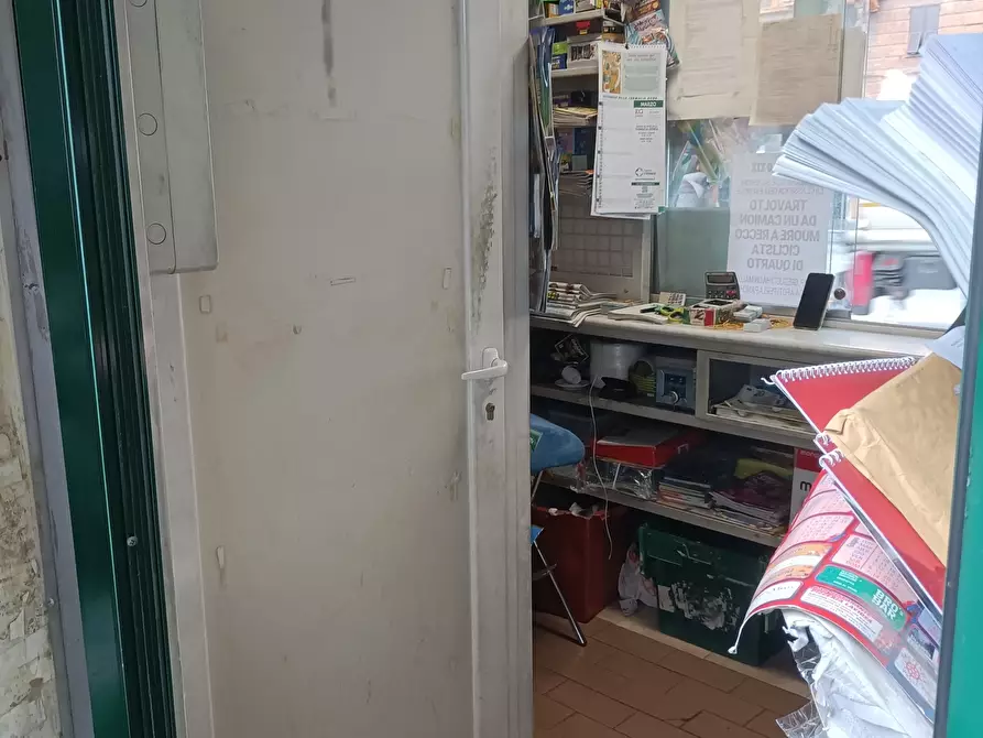 Immagine 3 di Edicola in vendita  in MARASSI a Genova