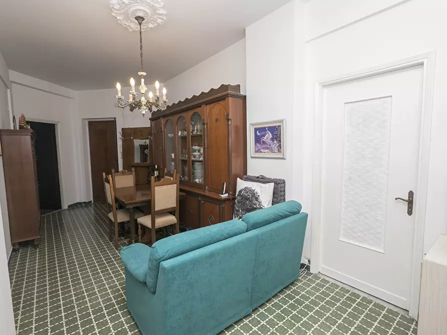 Immagine 40 di Pentalocale in vendita  in Via Venezia 12 a Genova