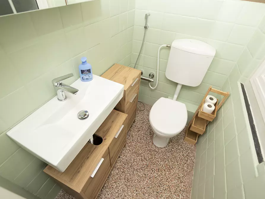 Immagine 28 di Ufficio in vendita  in Via Fieschi a Genova