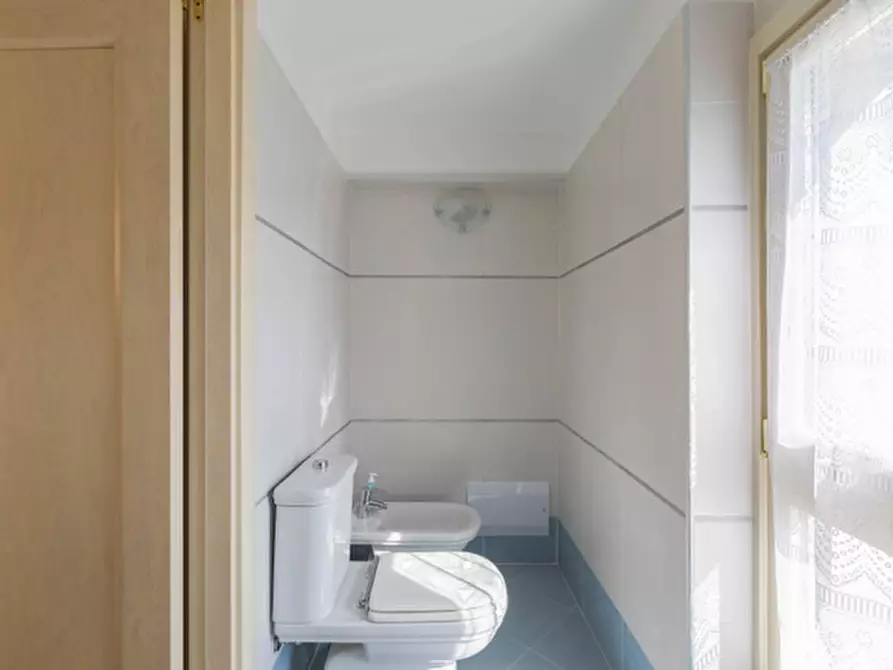 Immagine 21 di Trilocale in vendita  in Via Adelasia a Alassio