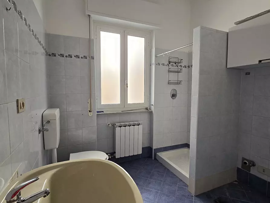 Immagine 7 di Trilocale in vendita  in Via Neghelli 21 a Alassio