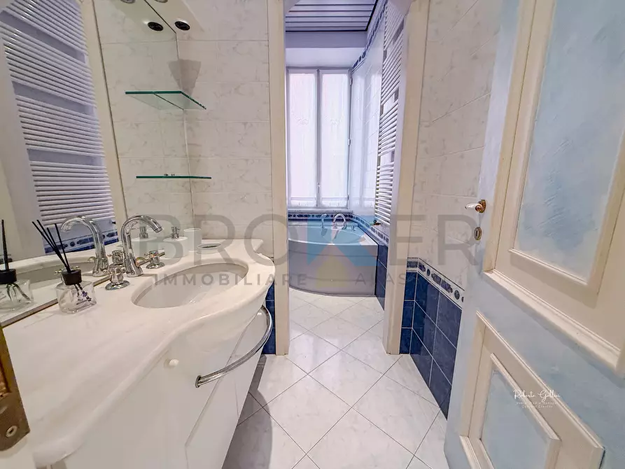 Immagine 21 di Trilocale in affitto  in Via Don Boselli 17 a Alassio