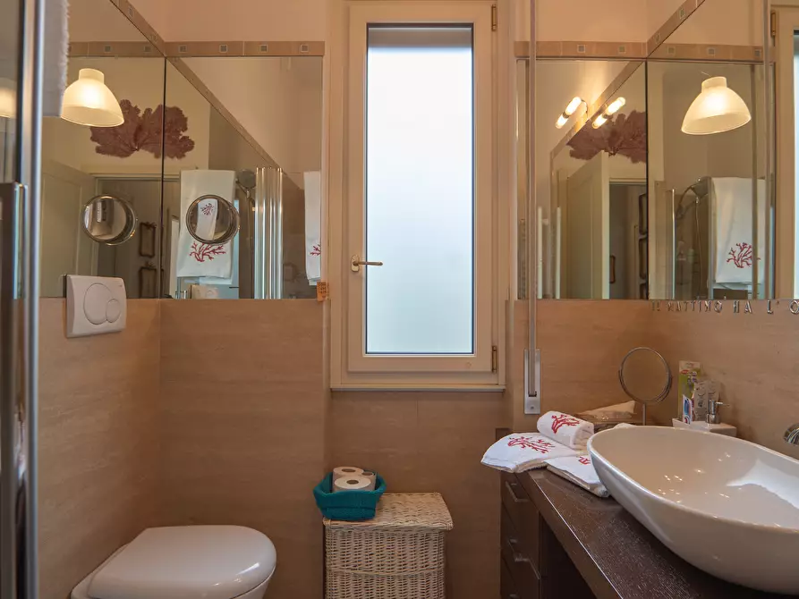 Immagine 29 di Trilocale in vendita  in Via tetti rossi a Alassio