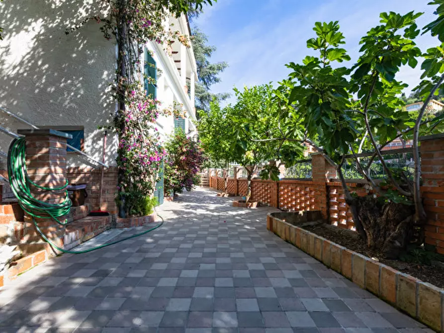 Immagine 22 di Trilocale in vendita  in Via Adelasia a Alassio