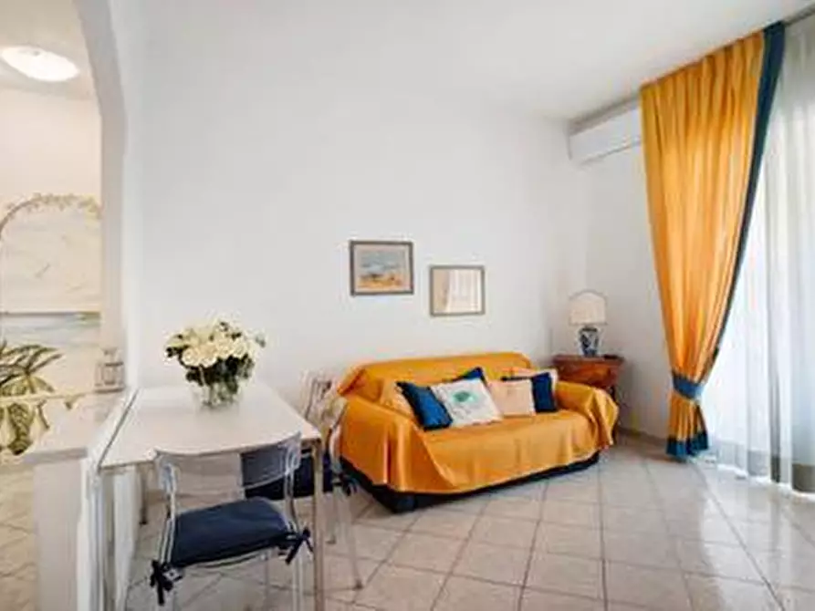 Immagine 3 di Quadrilocale in affitto  in Via Roma 48 a Alassio