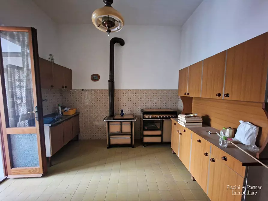 Immagine 5 di Pentalocale in vendita  in Via dei Partigiani 57 a Castiglione Del Lago