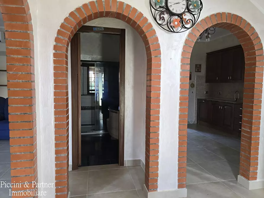 Immagine 10 di Casa bifamiliare in vendita  in Piazzale Umbria a Castiglione Del Lago