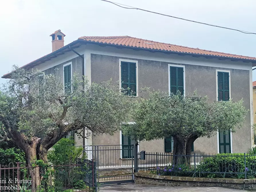 Immagine 1 di Casa bifamiliare in vendita  in Via Costa a Passignano Sul Trasimeno
