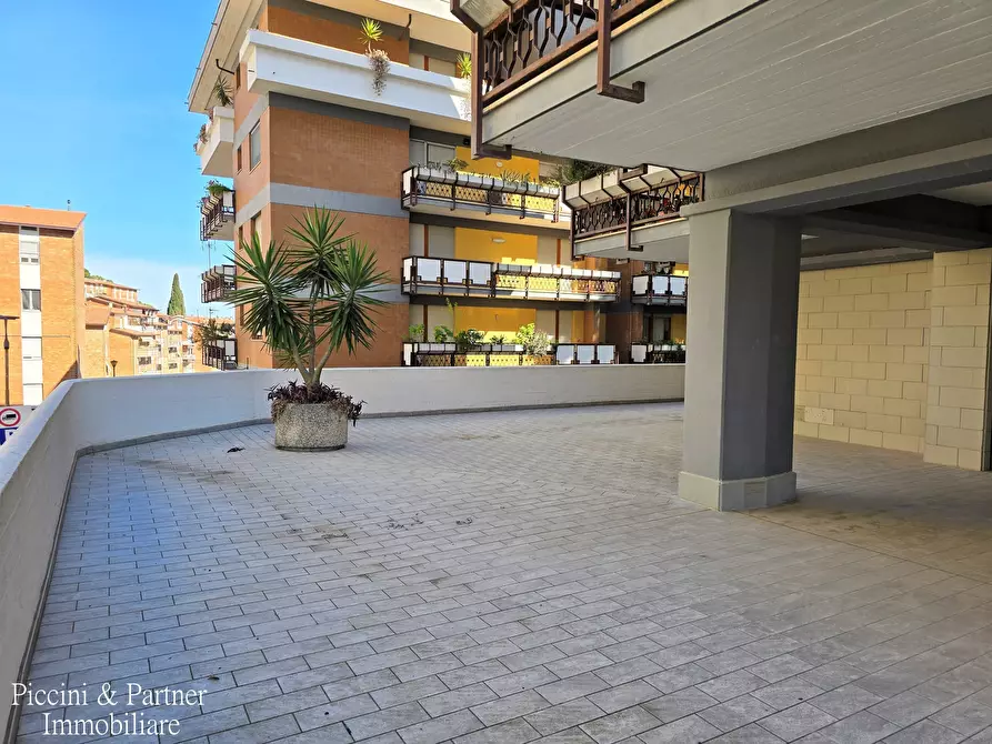 Immagine 49 di Pentalocale in vendita  in Via Bramante 22 a Perugia