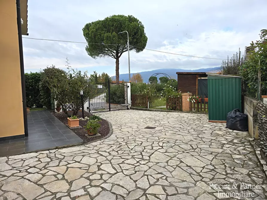 Immagine 5 di Villa in vendita  in C.a. Monsigliolo a Cortona