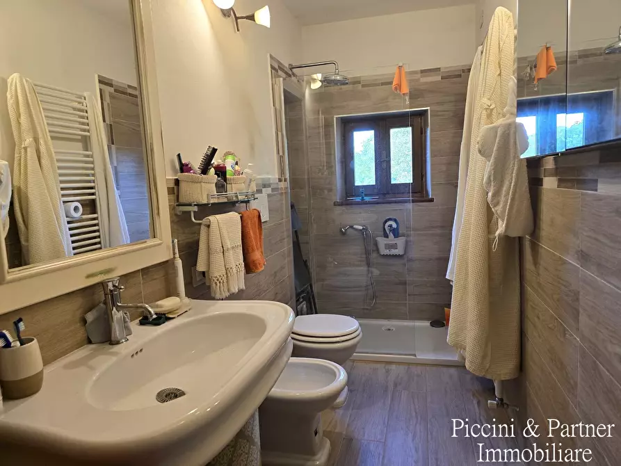 Immagine 46 di Rustico / casale in vendita  in Strada Ponte Resina - Monte Acutello 1 a Perugia