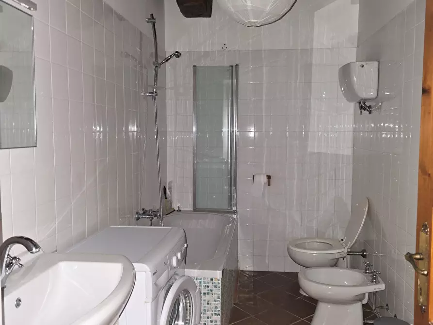 Immagine 30 di Porzione di casa in vendita  in Località Poggetto a Castiglione Del Lago