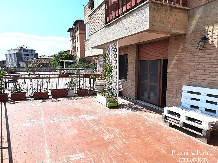 Immagine 1 di Pentalocale in vendita  in Via Frà Bevignate 14 a Perugia