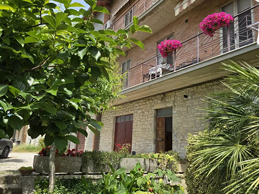 Immagine 4 di Pentalocale in vendita  in Via Pablo Neruda 2 a Corciano