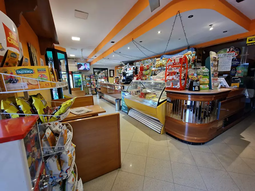 Immagine 15 di Bar / Ristorante in vendita  in Via Nazionale 37 a Castiglione Del Lago