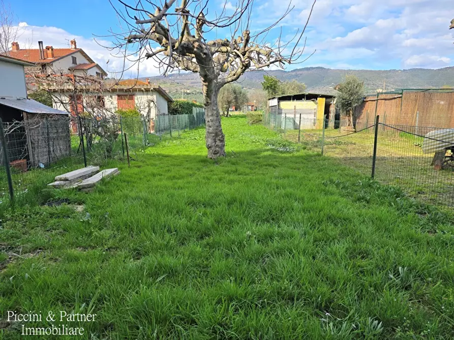 Immagine 31 di Quadrilocale in vendita  in Via George Byron 59 a Tuoro Sul Trasimeno