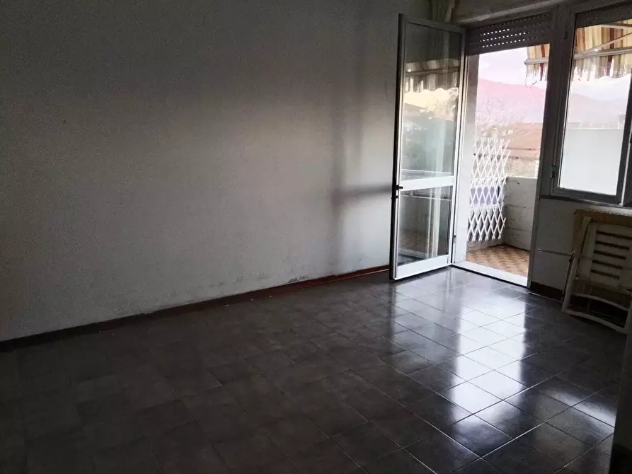 Immagine 16 di Pentalocale in vendita  in Via Marcello Garosi a Massa