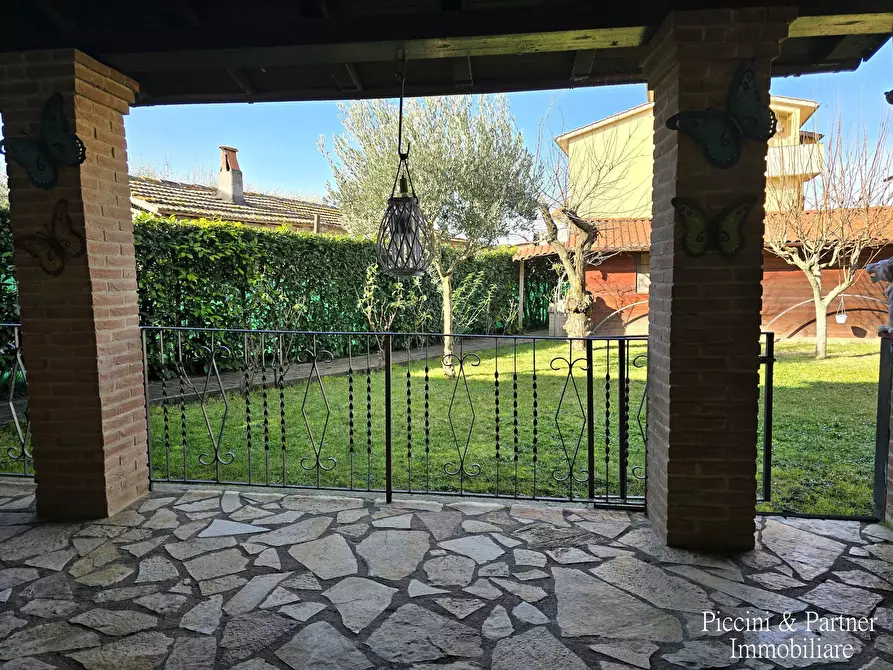 Immagine 14 di Casa bifamiliare in vendita  in Piazzale Umbria a Castiglione Del Lago