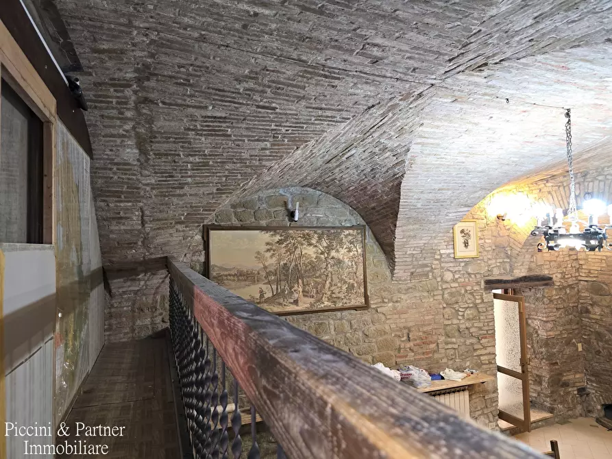 Immagine 26 di Pentalocale in vendita  in Via Imbriani 38 a Perugia