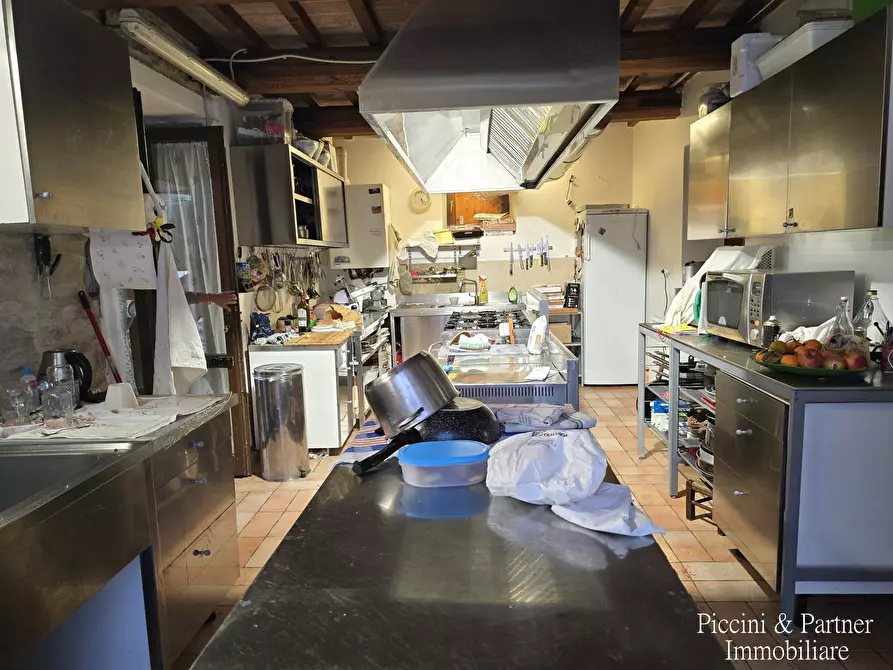 Immagine 17 di Agriturismo in vendita  in S.B.Vecchio a Gubbio