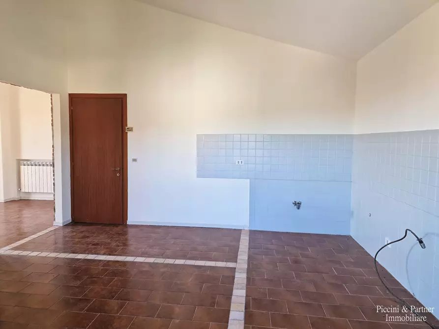 Immagine 17 di Pentalocale in vendita  in Via della Martinella 9A a Passignano Sul Trasimeno