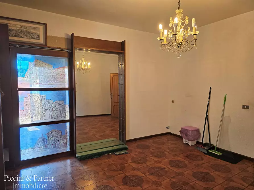 Immagine 41 di Pentalocale in vendita  in Via Imbriani 38 a Perugia