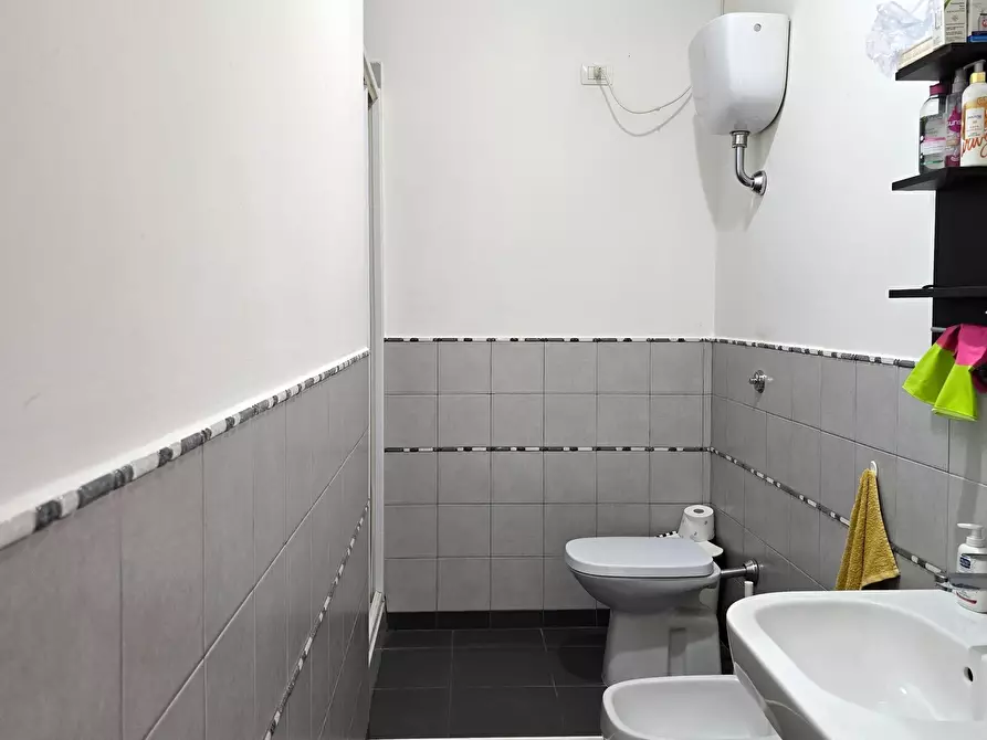 Immagine 35 di Pentalocale in vendita  in Via Beatrice 38 a Perugia