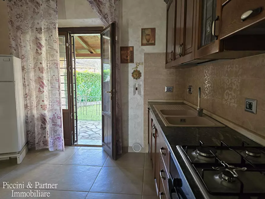 Immagine 13 di Casa bifamiliare in vendita  in Piazzale Umbria a Castiglione Del Lago