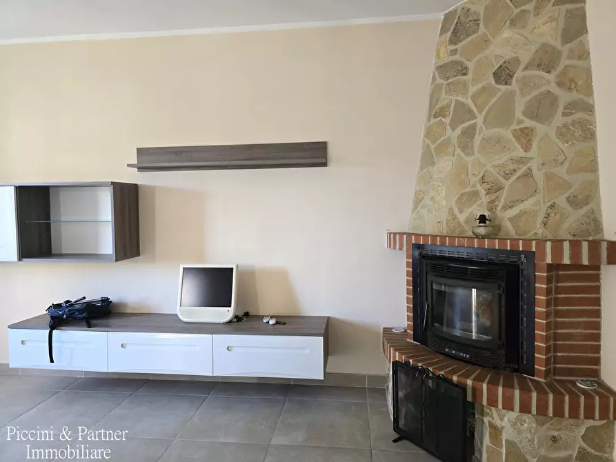 Immagine 7 di Casa bifamiliare in vendita  in Piazzale Umbria a Castiglione Del Lago