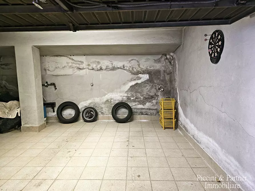 Immagine 41 di Pentalocale in vendita  in Via Ardigò a Perugia