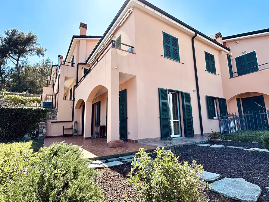 Immagine 9 di Trilocale in vendita  in Borgata Ascheri 15 a Diano Arentino