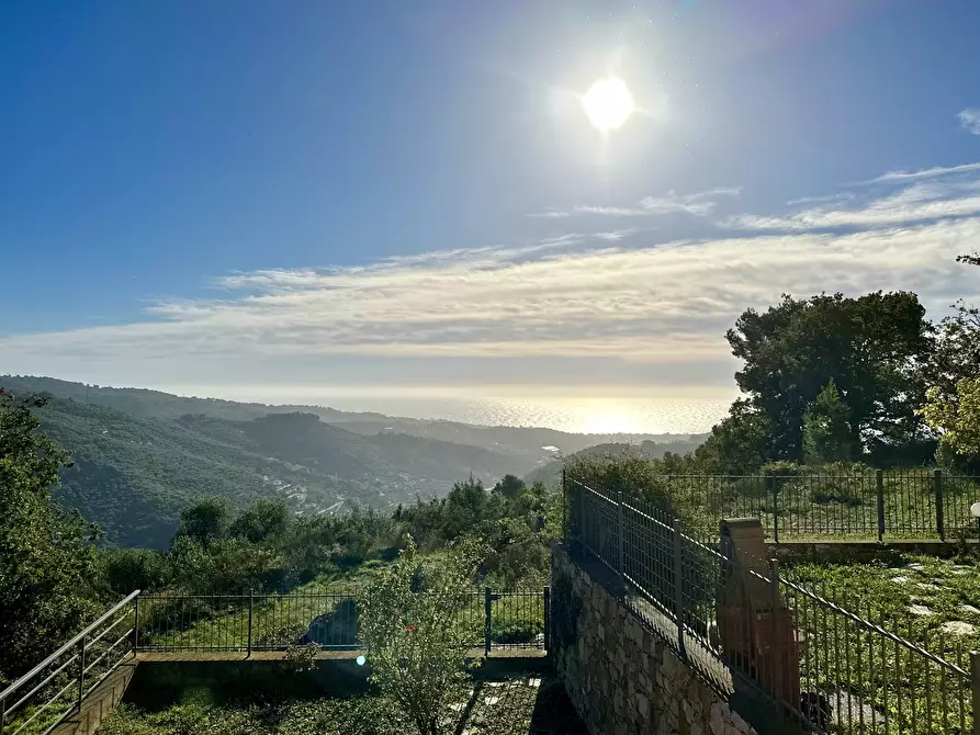 Immagine 2 di Trilocale in vendita  in Borgata Ascheri 15 a Diano Arentino