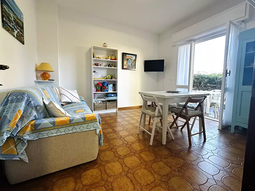 Immagine 3 di Bilocale in vendita  in via Giaiette 54 a Diano Marina