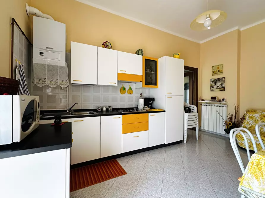Immagine 4 di Bilocale in vendita  in via Caduti di Nassyria a Diano Castello