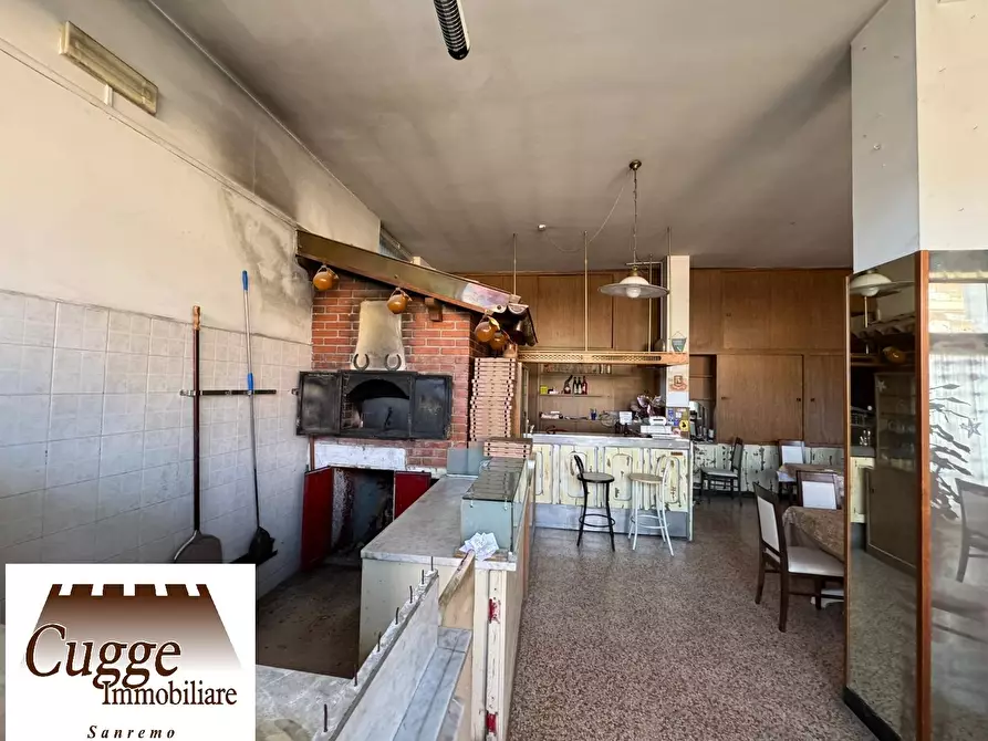 Immagine 11 di Locale commerciale in vendita  in Strada Sen. Ernesto Marsaglia 89 a San Remo