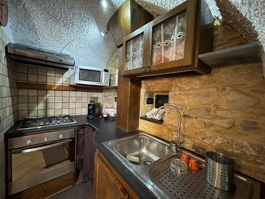 Immagine 8 di Bilocale in vendita  in Via Armando Diaz 2 a Imperia