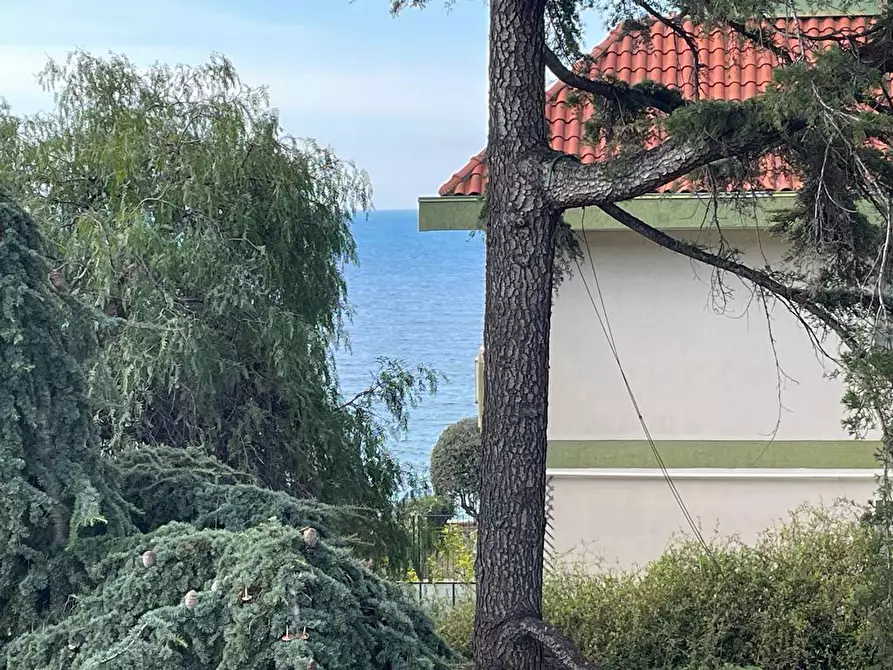 Immagine 2 di Trilocale in vendita  in Corso Giuseppe Mazzini 181 a San Remo