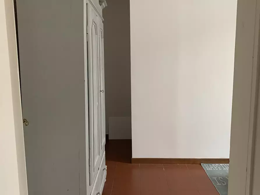 Immagine 5 di Bilocale in affitto  a Pietrasanta