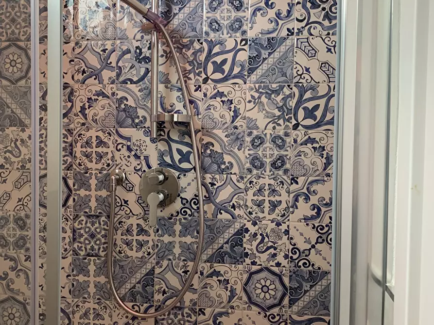 Immagine 15 di Trilocale in affitto  a Viareggio