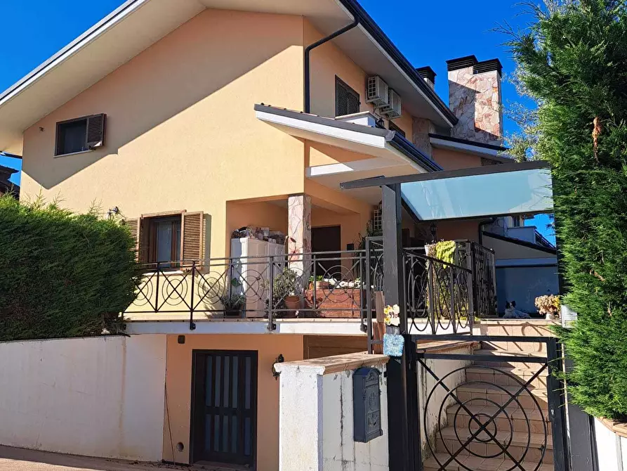 Immagine 1 di Villetta a schiera in vendita  in Via San Giorgio 99 a Treglio