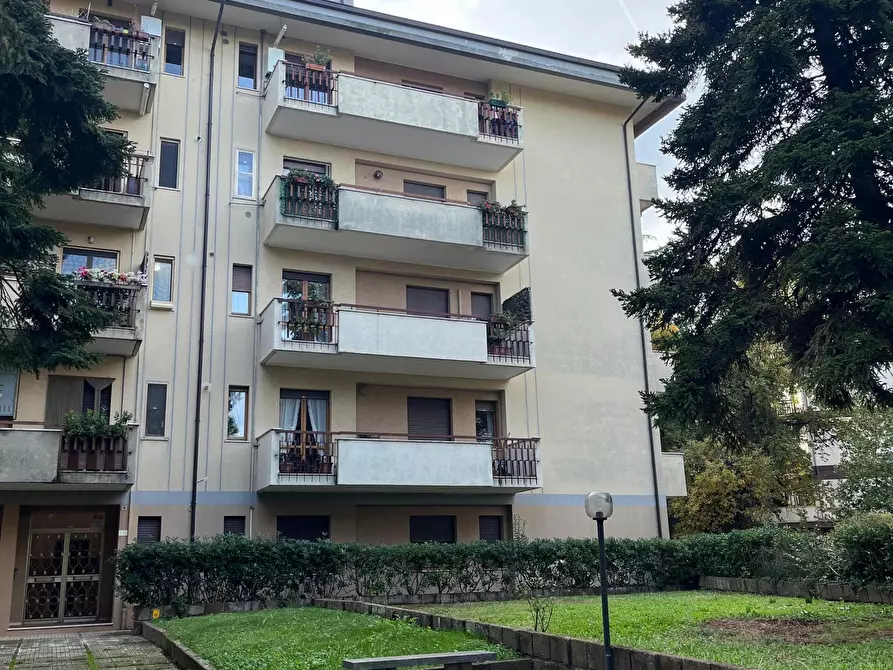 Immagine 36 di Trilocale in vendita  in Via Giangiulio Adamo 46 a Lanciano