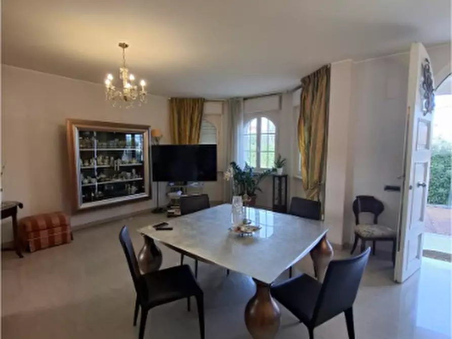 Immagine 52 di Villa in vendita  a Lanciano