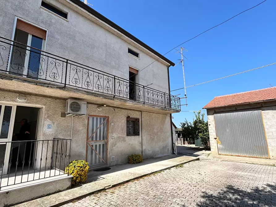 Immagine 2 di Quadrilocale in vendita  in Via Provinciale della Rocca 39 a Santa Maria Imbaro