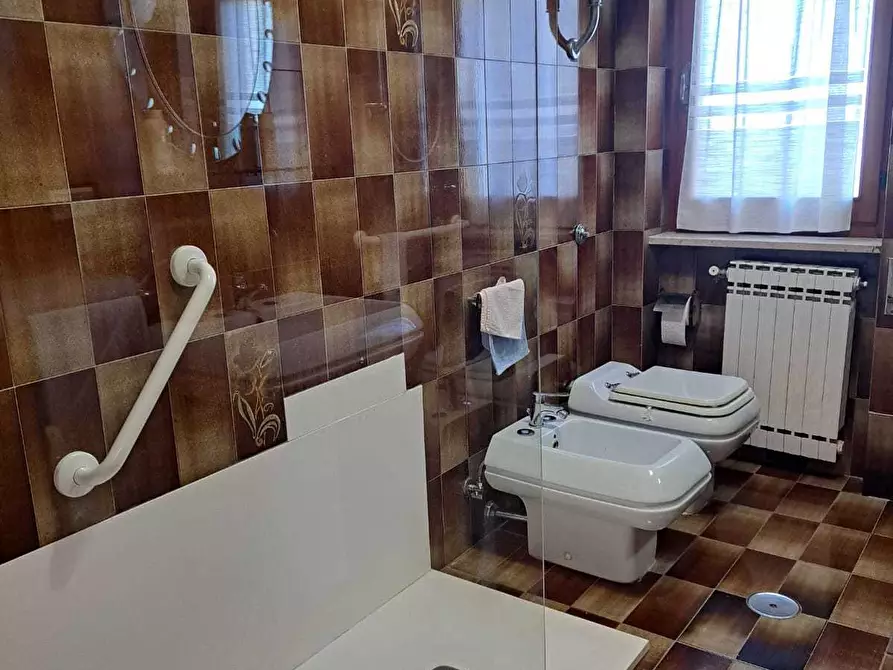 Immagine 23 di Trilocale in vendita  in Via Giangiulio Adamo 46 a Lanciano