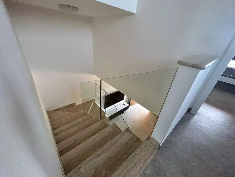 Immagine 17 di Loft/Open space in affitto  a Treglio